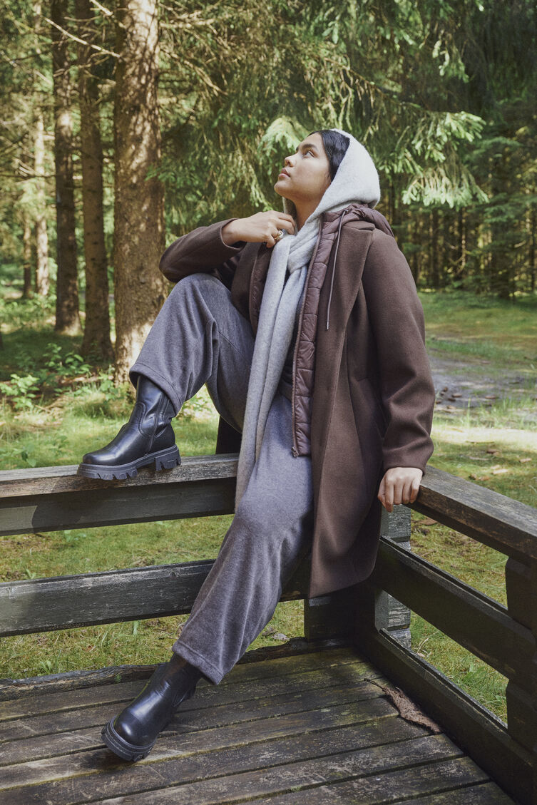Myk og jordn&aelig;r lagvis stil, , Model