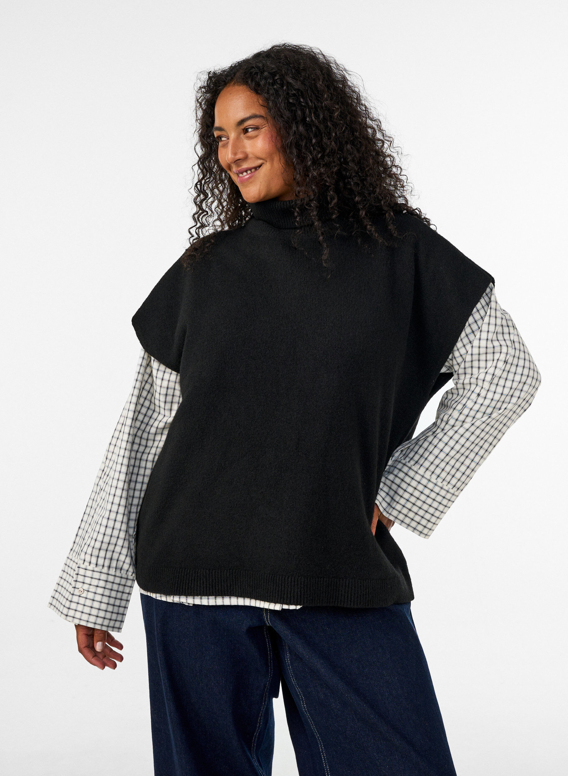 Strikket vest med h&oslash;y hals, Svart, Model