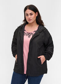 Justerbar kort jakke med hette, Black, Model