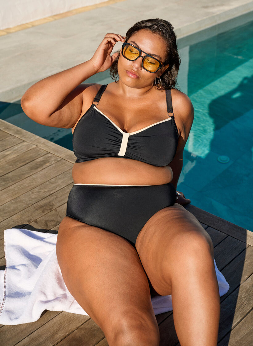 Tai bikinitruse med høy midje, Black, Image