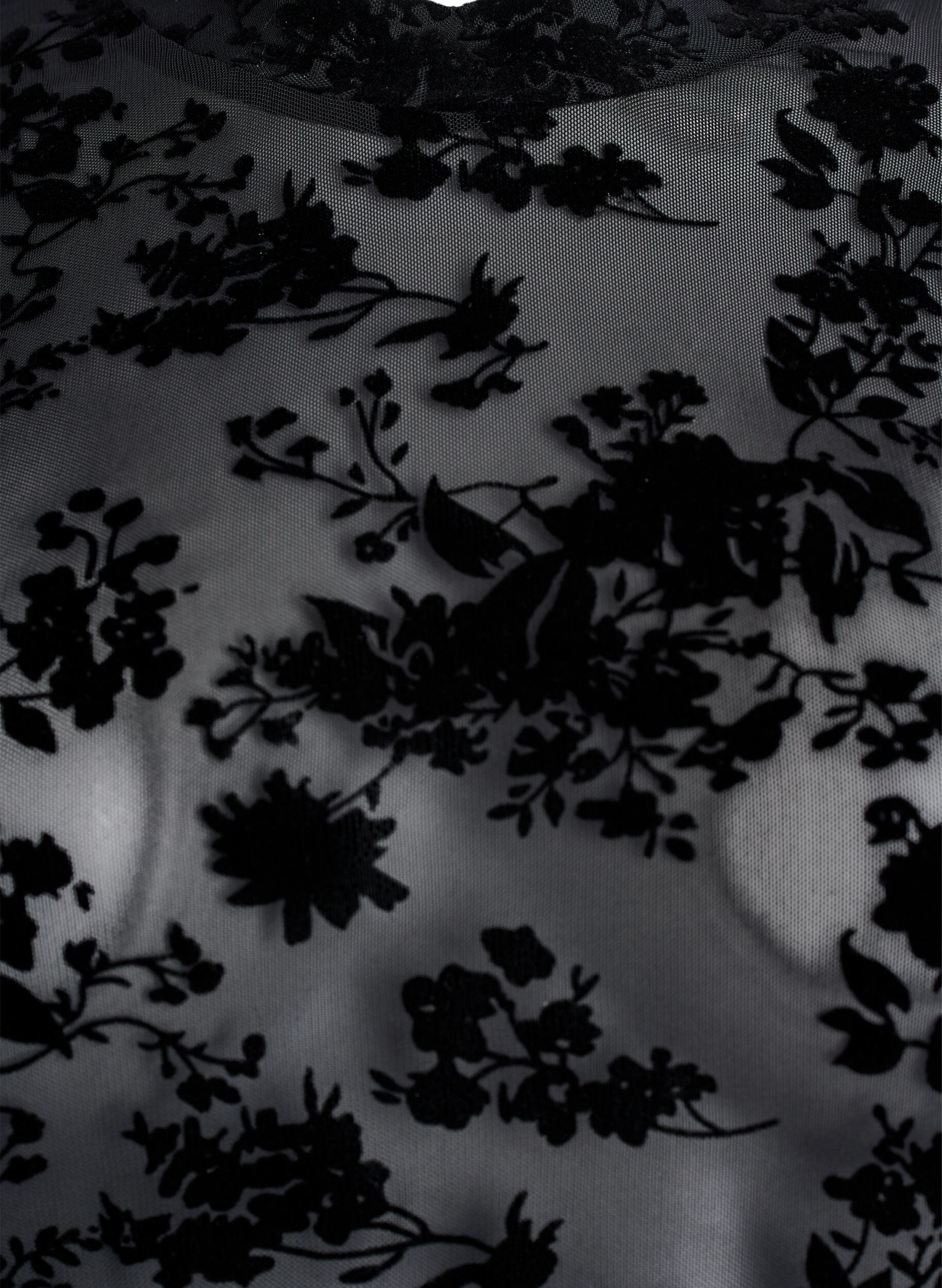 ZizziBluse i mesh med blomstertrykk, Svart, Packshot image number 2