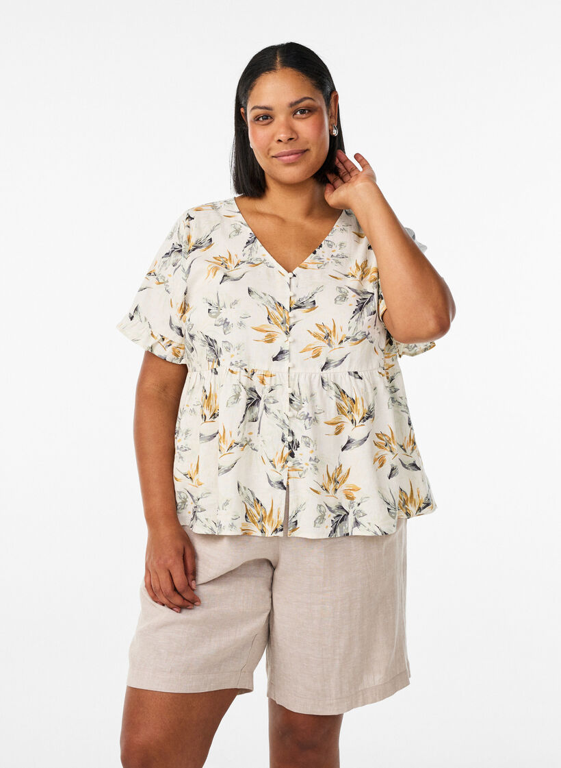 H&oslash;ymidjede shorts i lin og viskose, Beige, Model image number 0