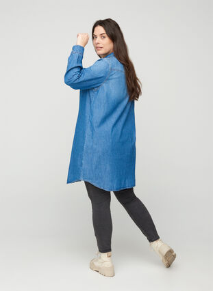 Lang denimskjorte i bomull, Blue denim, Model image number 1