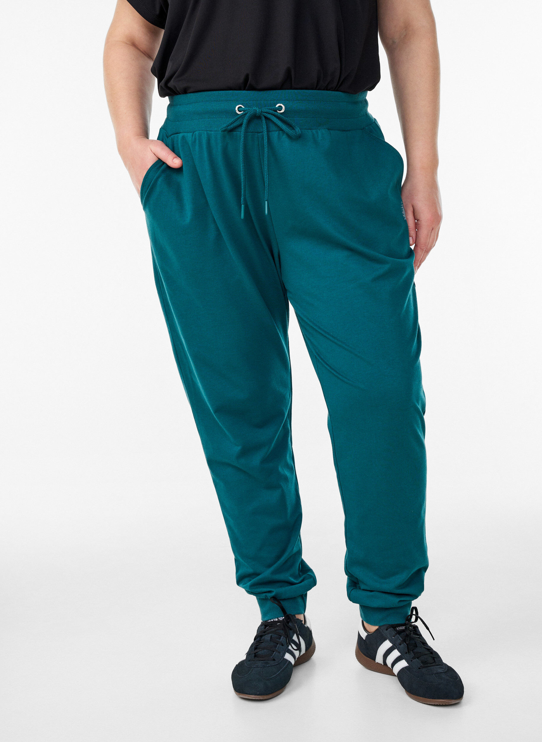 L&oslash;se joggebukser med lommer, Gr&oslash;nn, Model