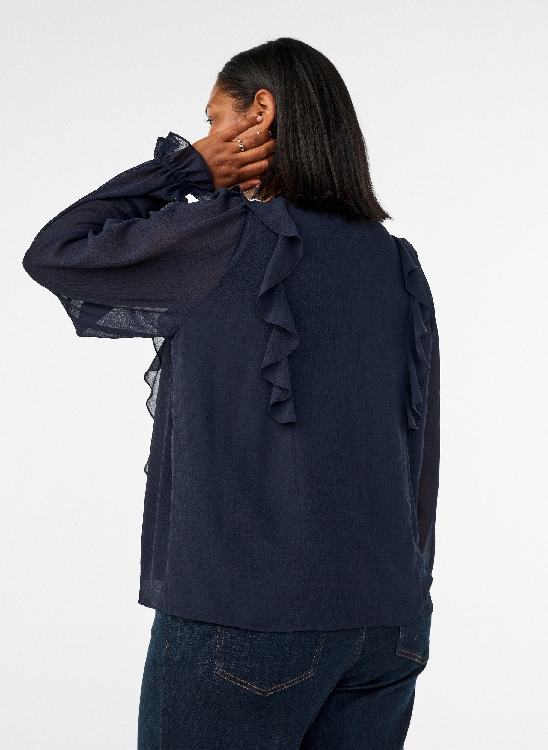 ZizziGjennomsiktig bluse med volanger og knyte-lukking, Bl&aring;, Model image number 2