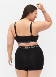 Sømløs shorts med tekstprint, Black, Model