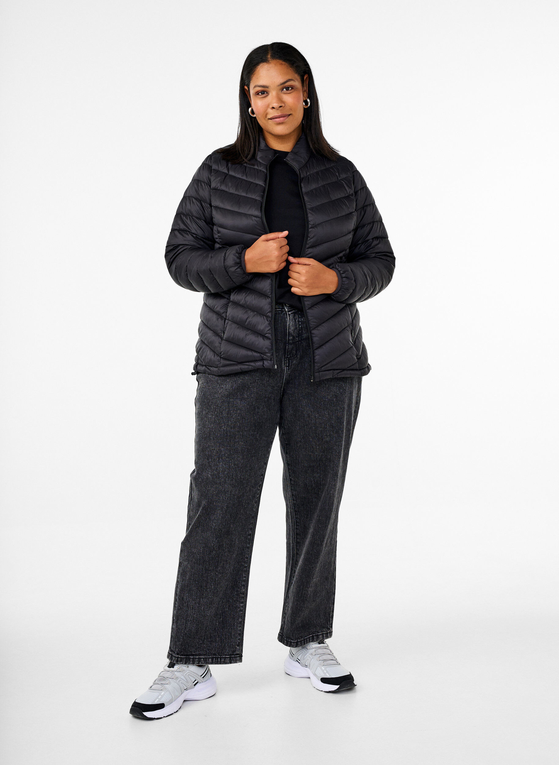 ZizziLett jakke med lommer, Svart, Model image number 1