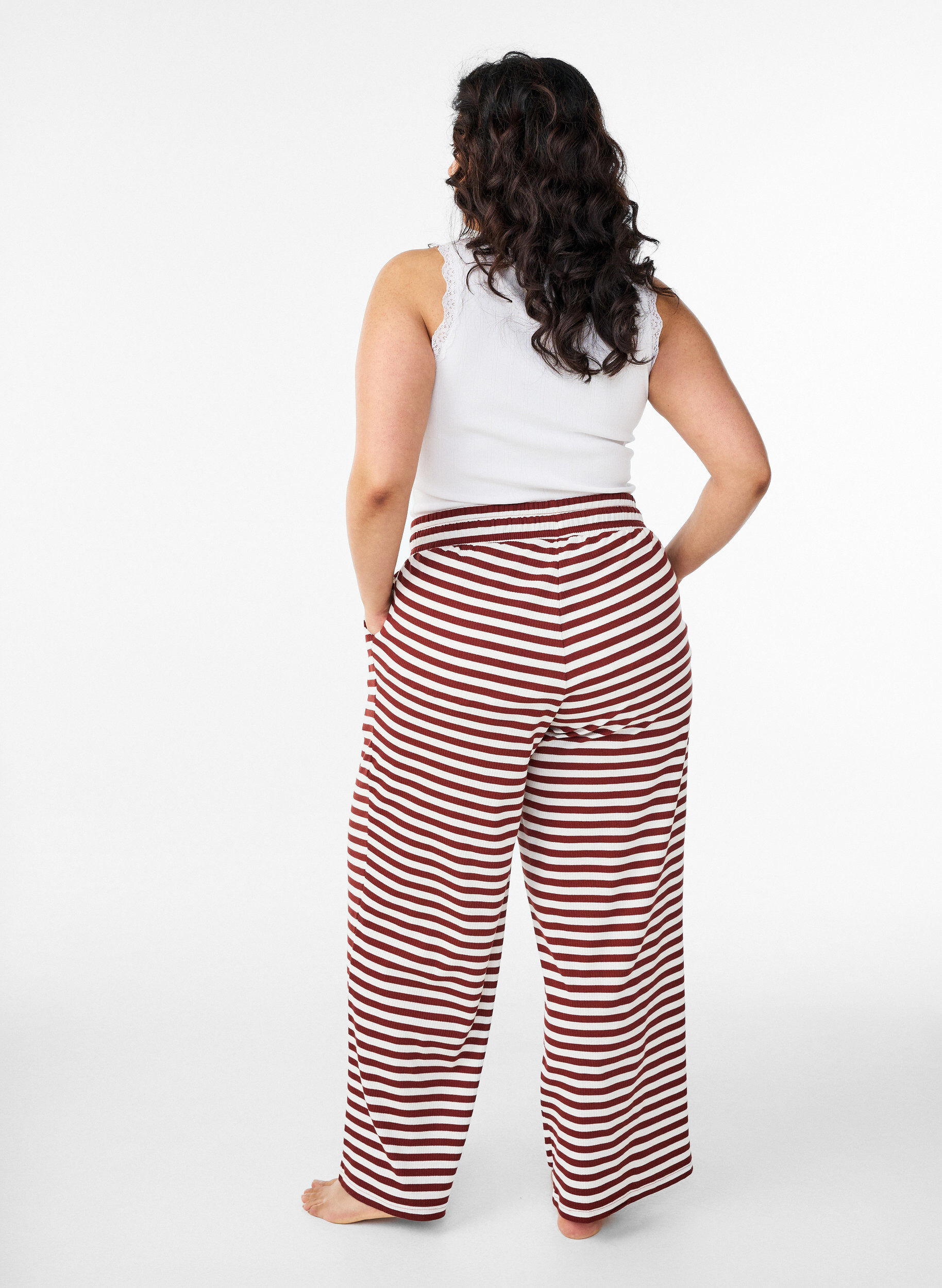 ZizziStripete pyjamasbukser med h&oslash;y midje og vide ben, R&oslash;d, Model image number 1