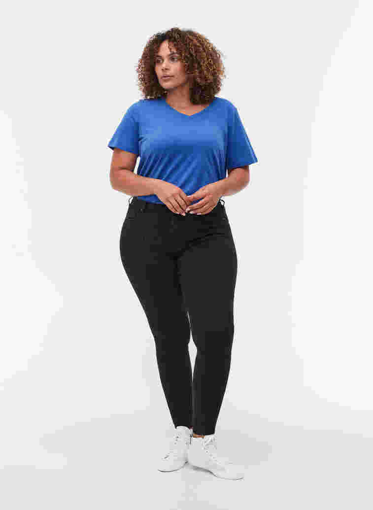 Super slim Amy jeans med en stilig kant, Black, Model image number 0