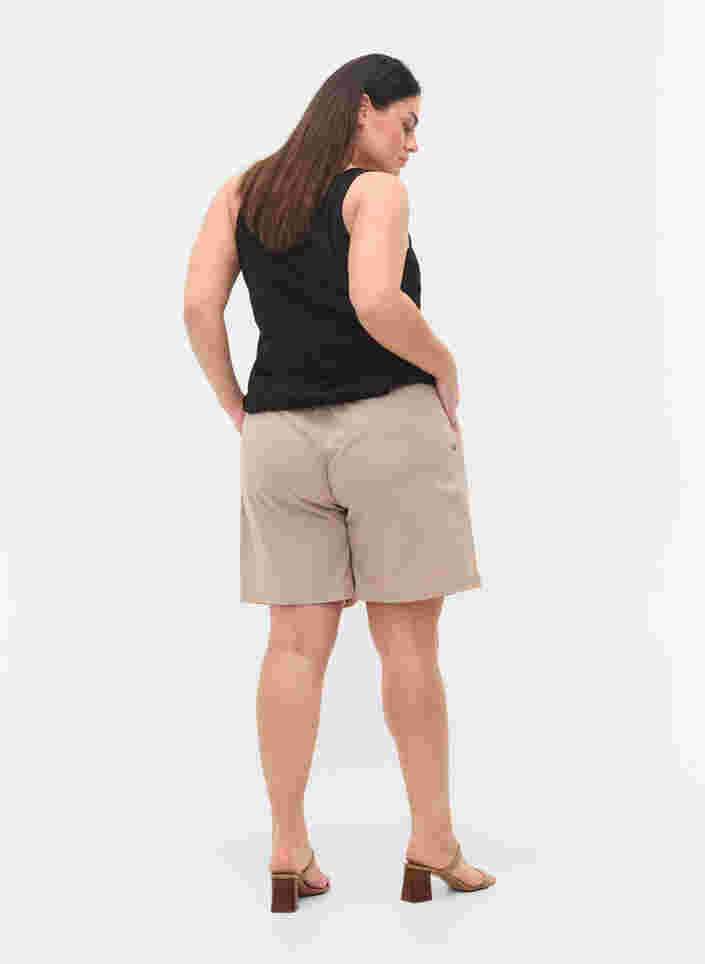 Løse shorts i bomullsmiks med lin, Simply Taupe, Model