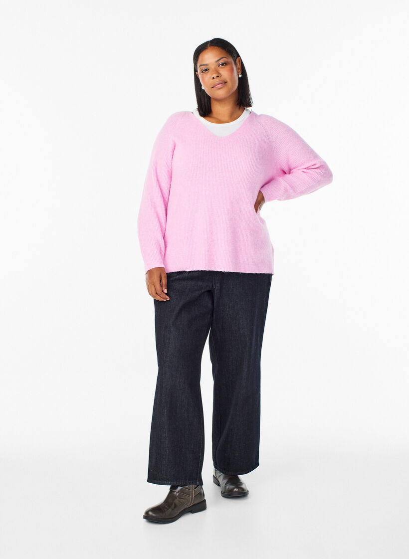 Strikkebluse med V-hals og raglanermer, Rosa, Model image number 1