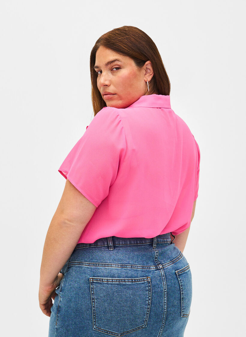 Kortermet skjortebluse med volanger, Pink Power, Model image number 1