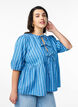 Kortermet denimbluse med stripemønster, Blå, Model image number 0
