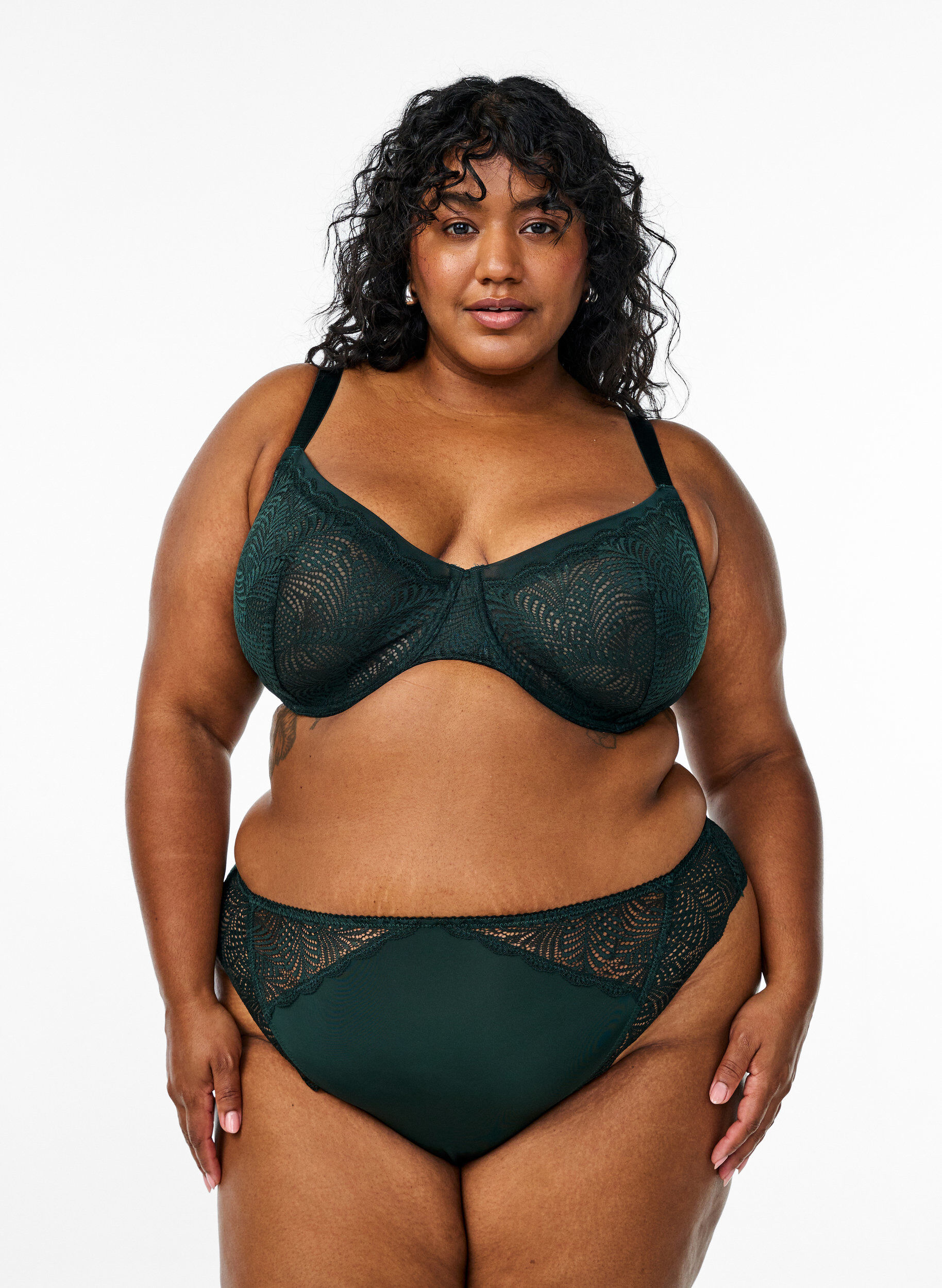 Mikrofiber-string med blonder detaljer, Gr&oslash;nn, Model