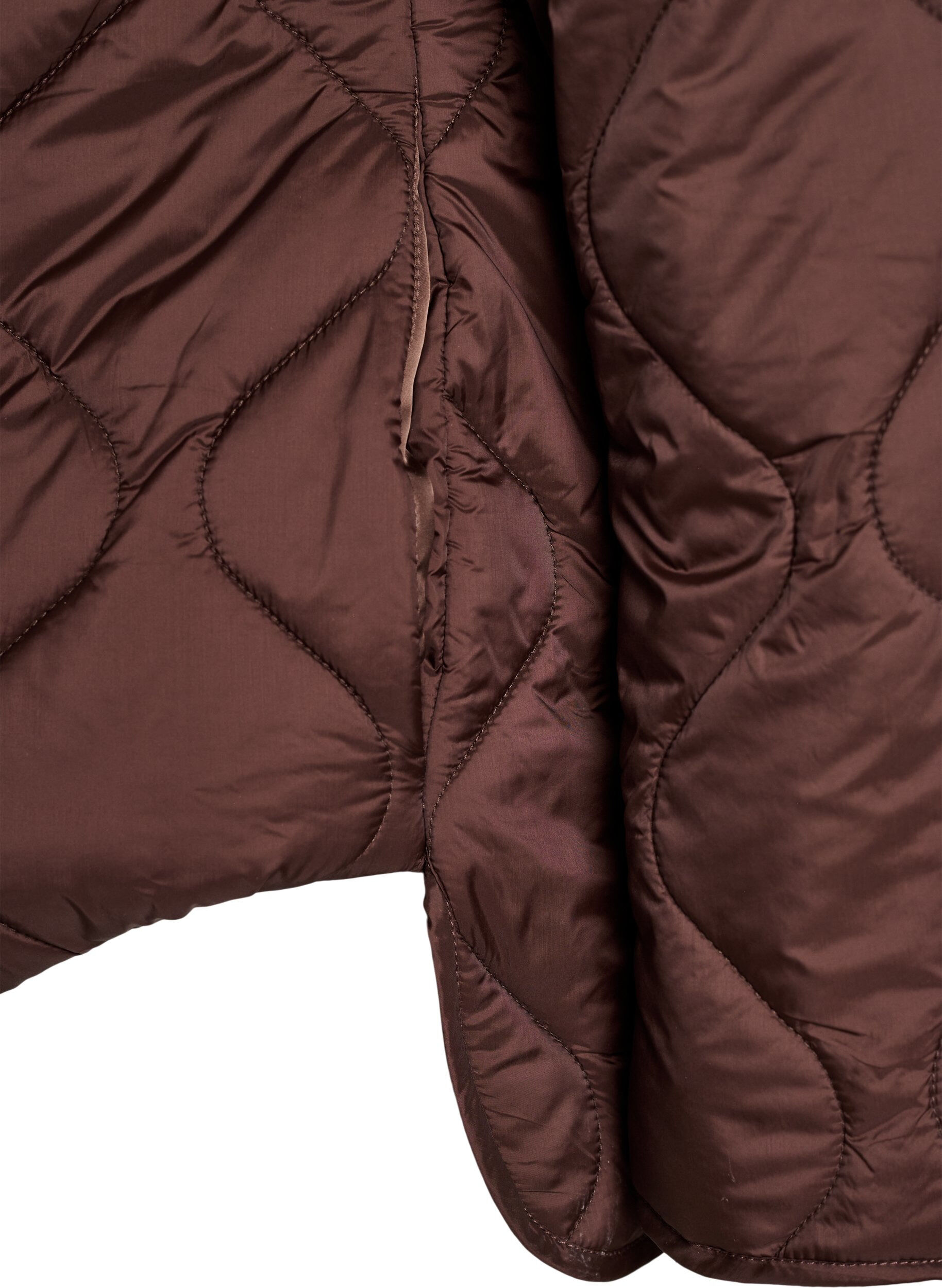 ZizziQuiltet jakke med trykknapper og rund hals, Brun, Packshot image number 3