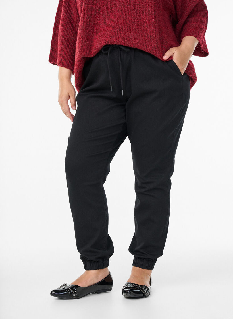Joggebukse i denim med lommer, Svart, Model image number 2