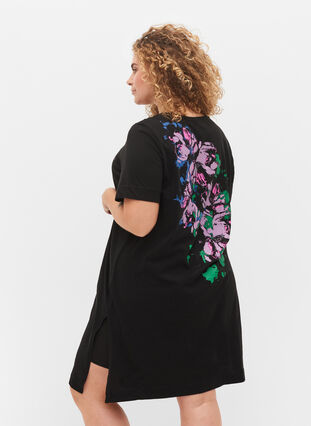 Lang T-skjorte med mønsterdetaljer, Black, Model image number 1