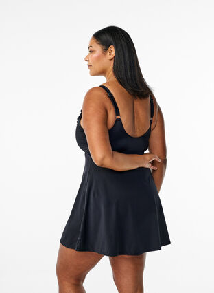 Zizzi Svømmekjole med volanger og avtagbar polstring, Svart, Model image number 2