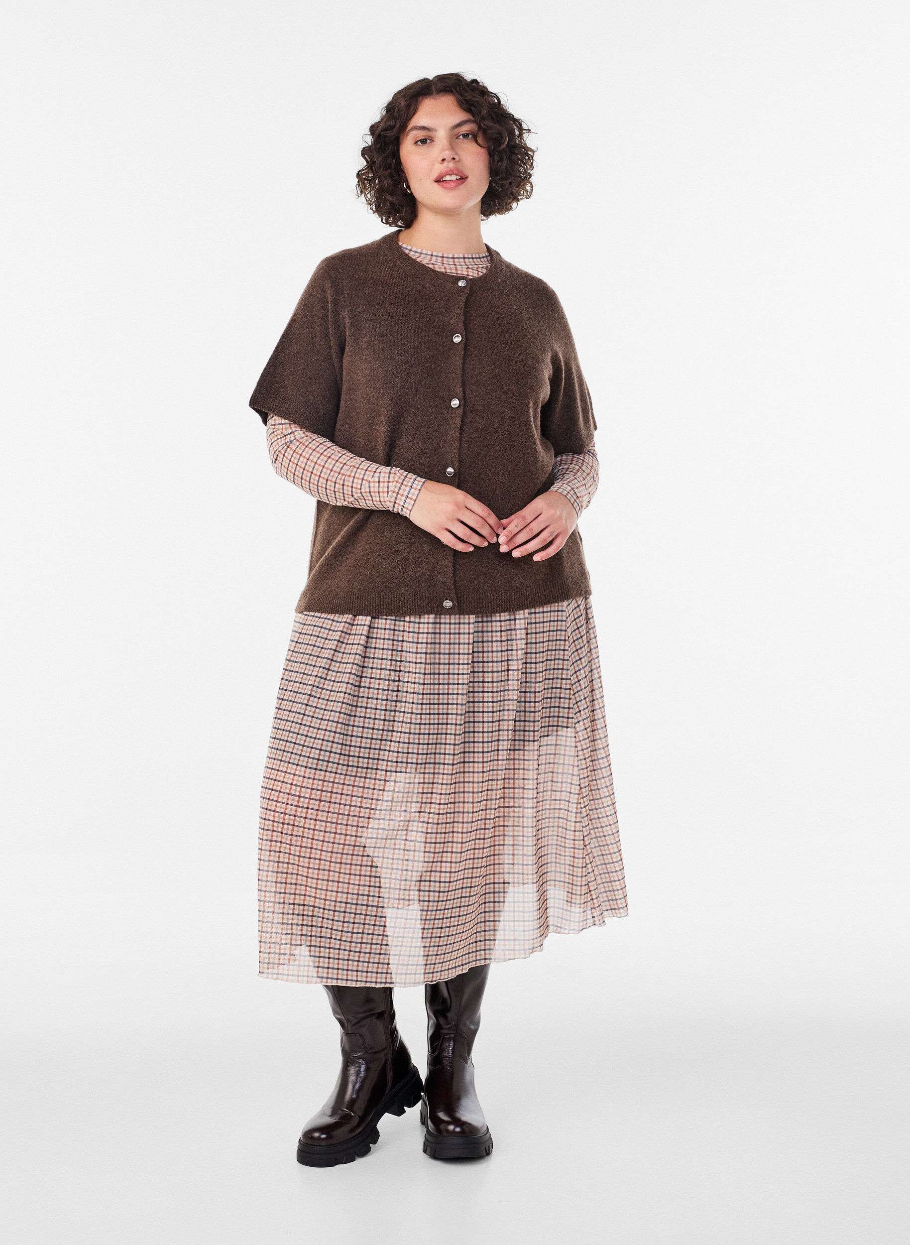 ZizziStrikket cardigan med korte ermer, Brun, Model image number 1