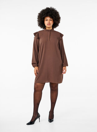 Zizzi Kort kjole med volanger og glitter, Brun, Model image number 1