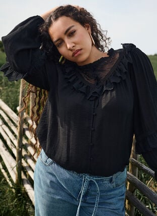 Zizzi Viskose bluse med blonder og volanger, Black, Image image number 0
