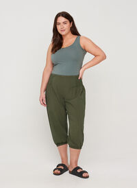 Løse knickers med smock, Ivy Green, Model