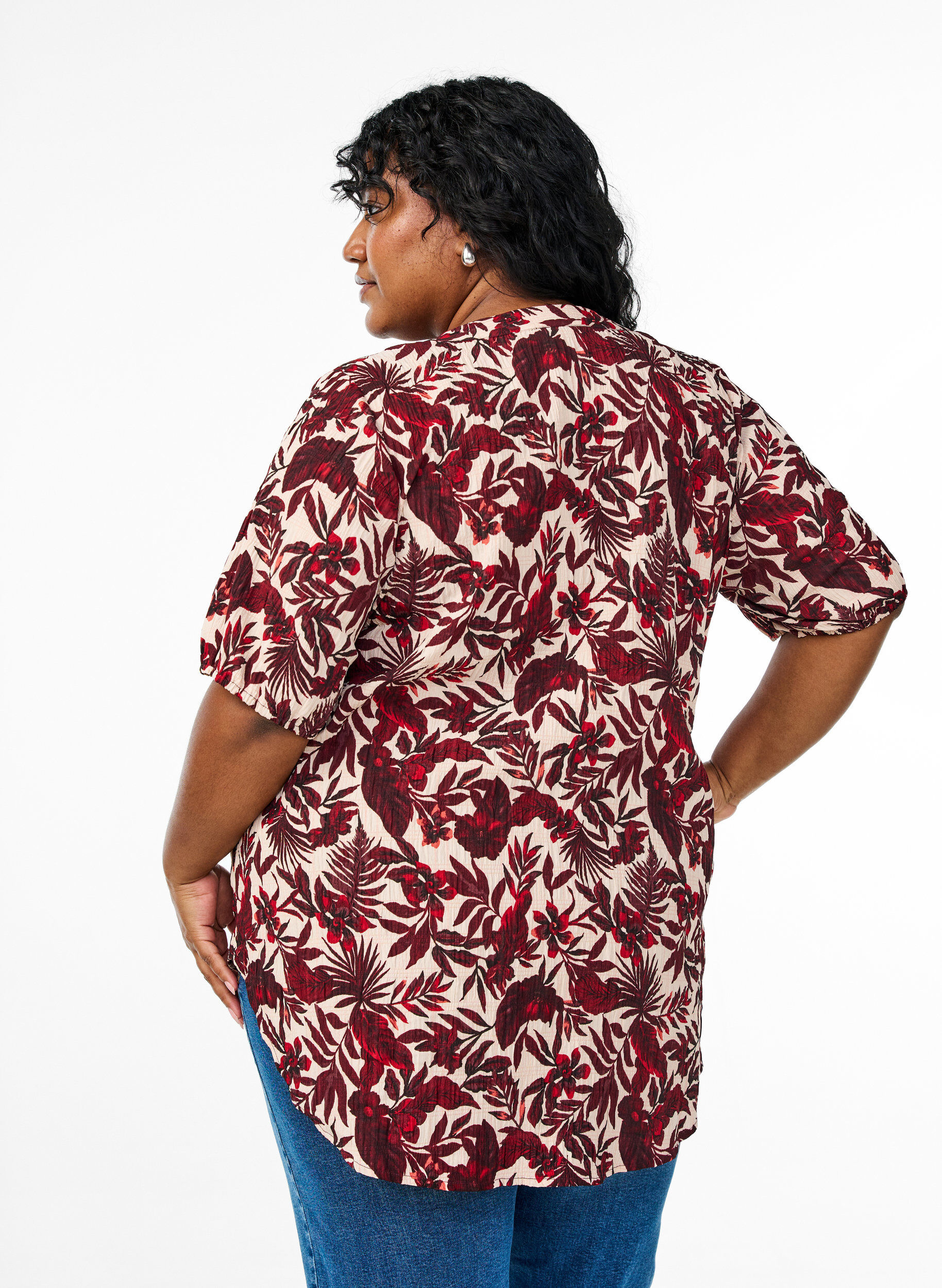 Zizzi Bluse med blomsterprint og korte ermer, R&oslash;d, Model image number 2