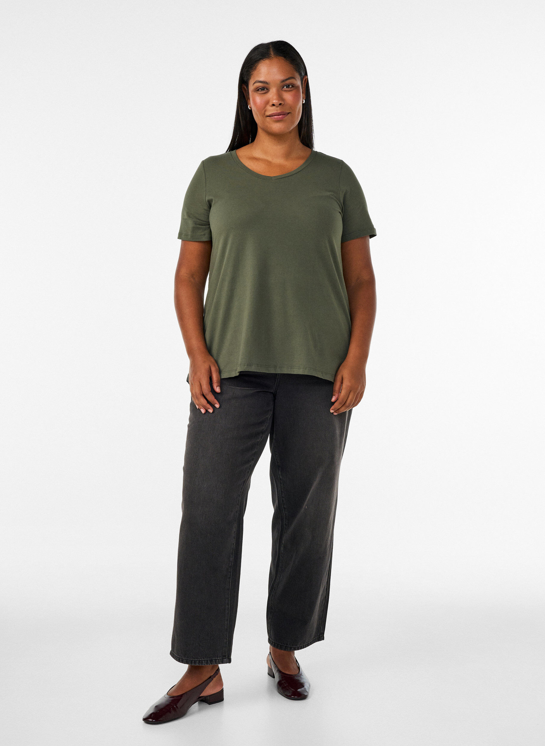 ZizziEnsfarget basic T-skjorte i bomull, Gr&oslash;nn, Model image number 1