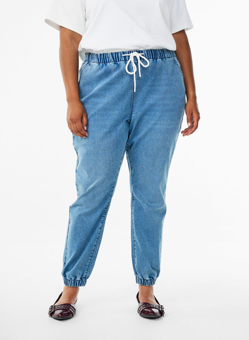 Joggebukse i denim med lommer, Light Blue Denim, Model