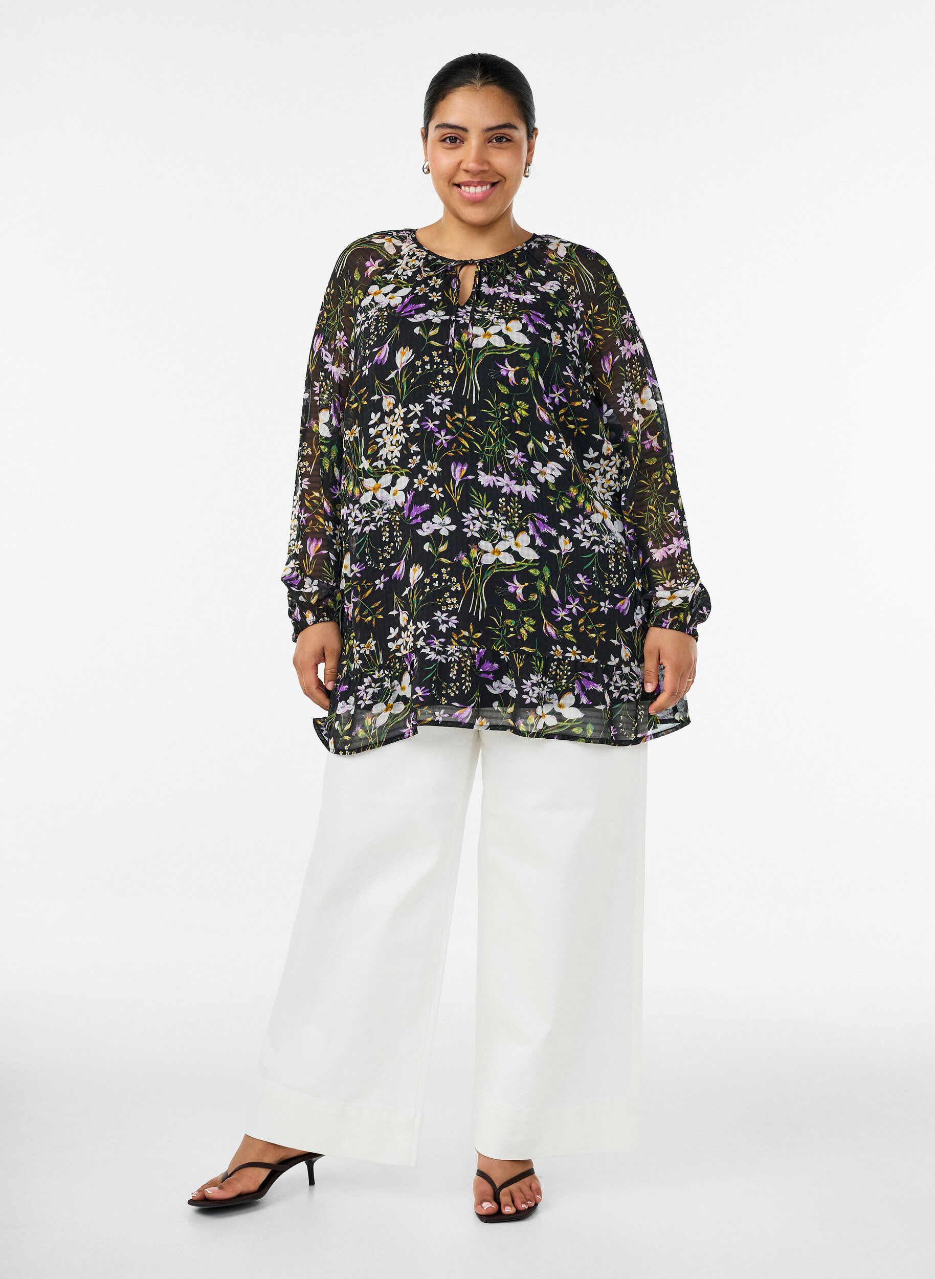 ZizziA-linjeformet tunika med blomsterprint, Svart, Model image number 1