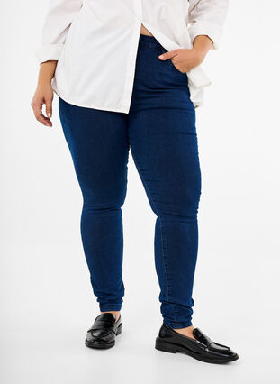 Super slim Amy jeans med høyt liv, Dark blue, Model image number 3