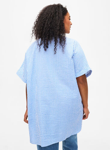 Stripete skjorte med brystlommer, Light Blue Stripe , Model image number 1