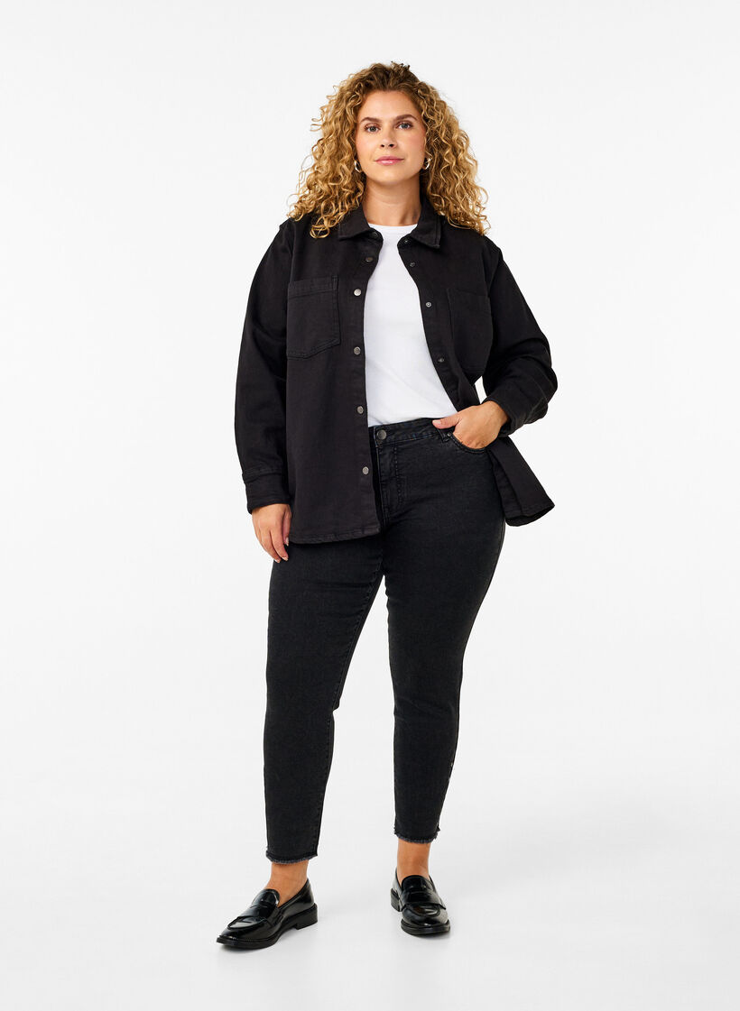 Cropped Emily jeans med frynsete nederkant, Dark Grey Denim, Model image number 0