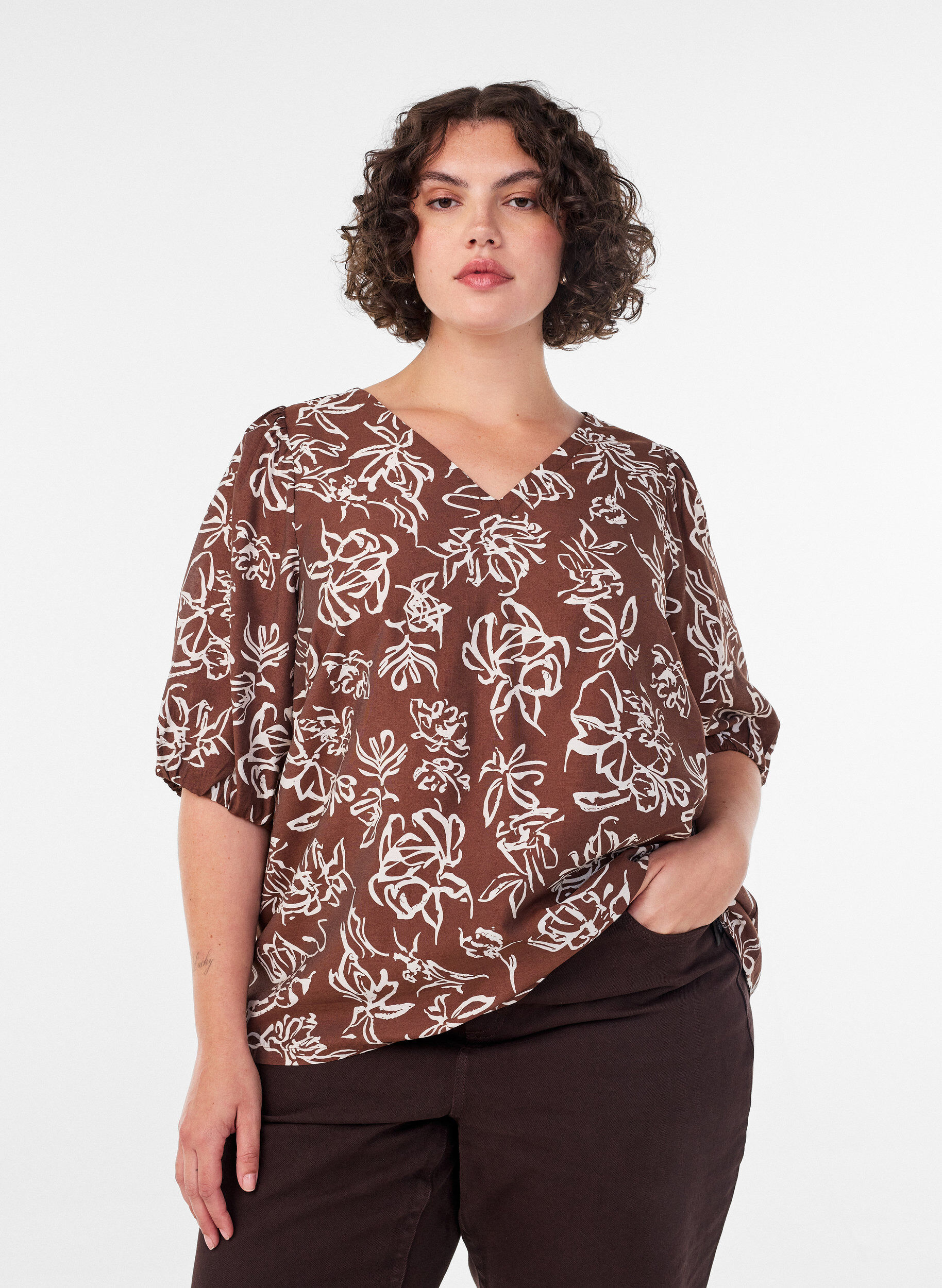 ZizziViskosebluse med V-hals, Brun, Image image number 0