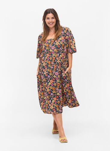 Blomstrete midikjole i viskose , Multi Flower AOP, Model image number 2