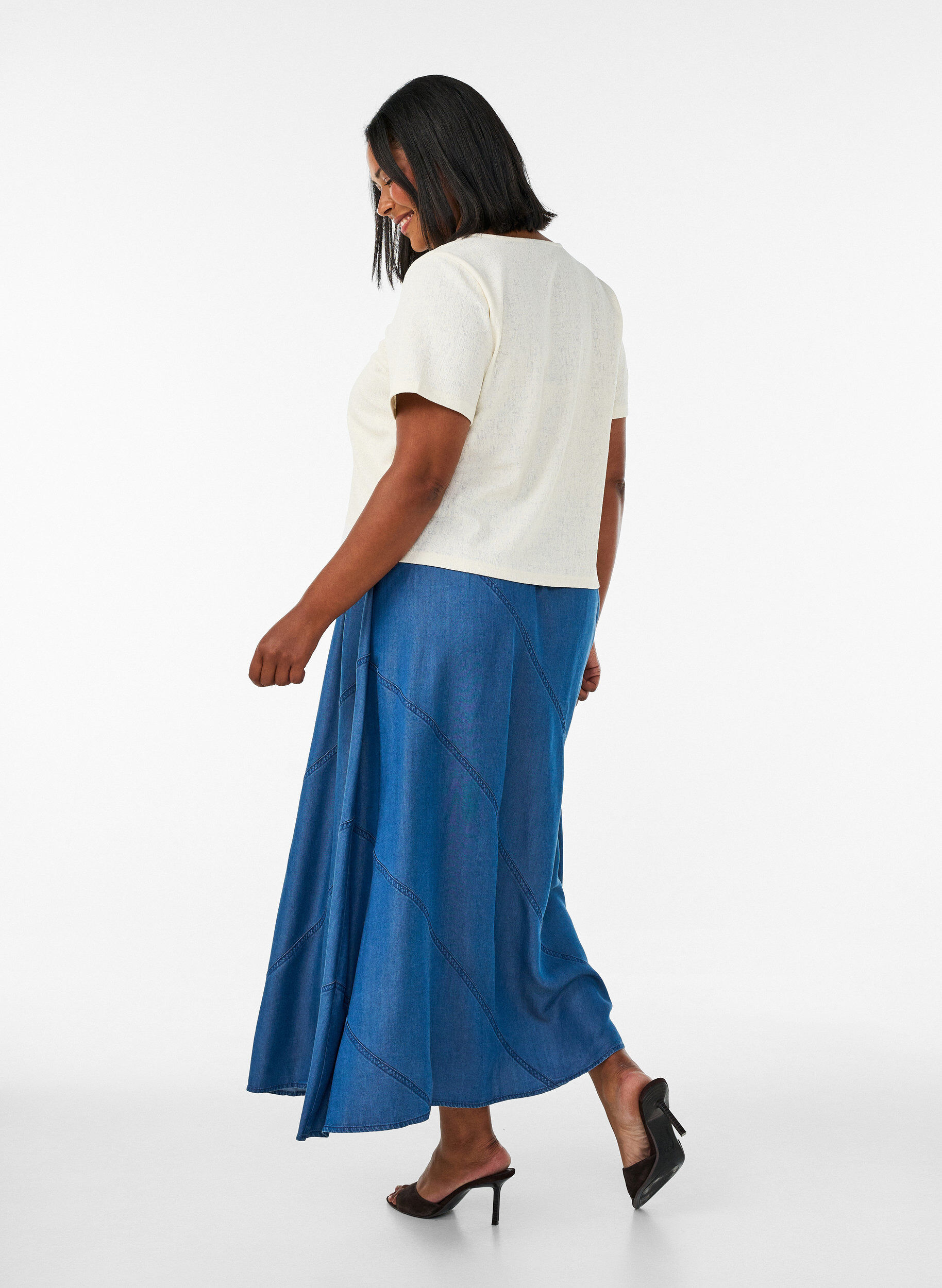 ZizziMaxiskj&oslash;rt i plagg i denim i TENCEL&trade; Lyocell, Bl&aring;, Model image number 1