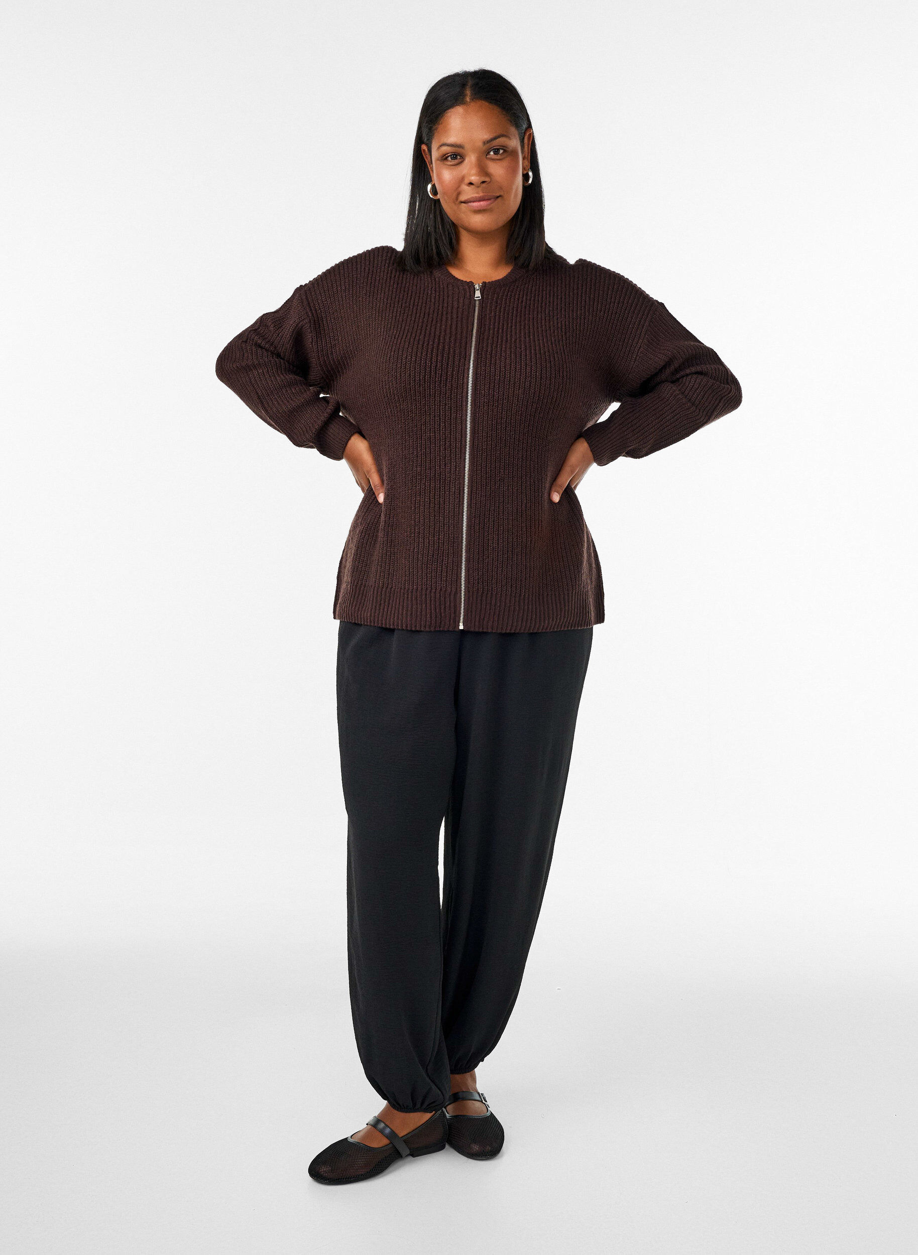 ZizziStrikket cardigan med glidel&aring;s, Brun, Model image number 1