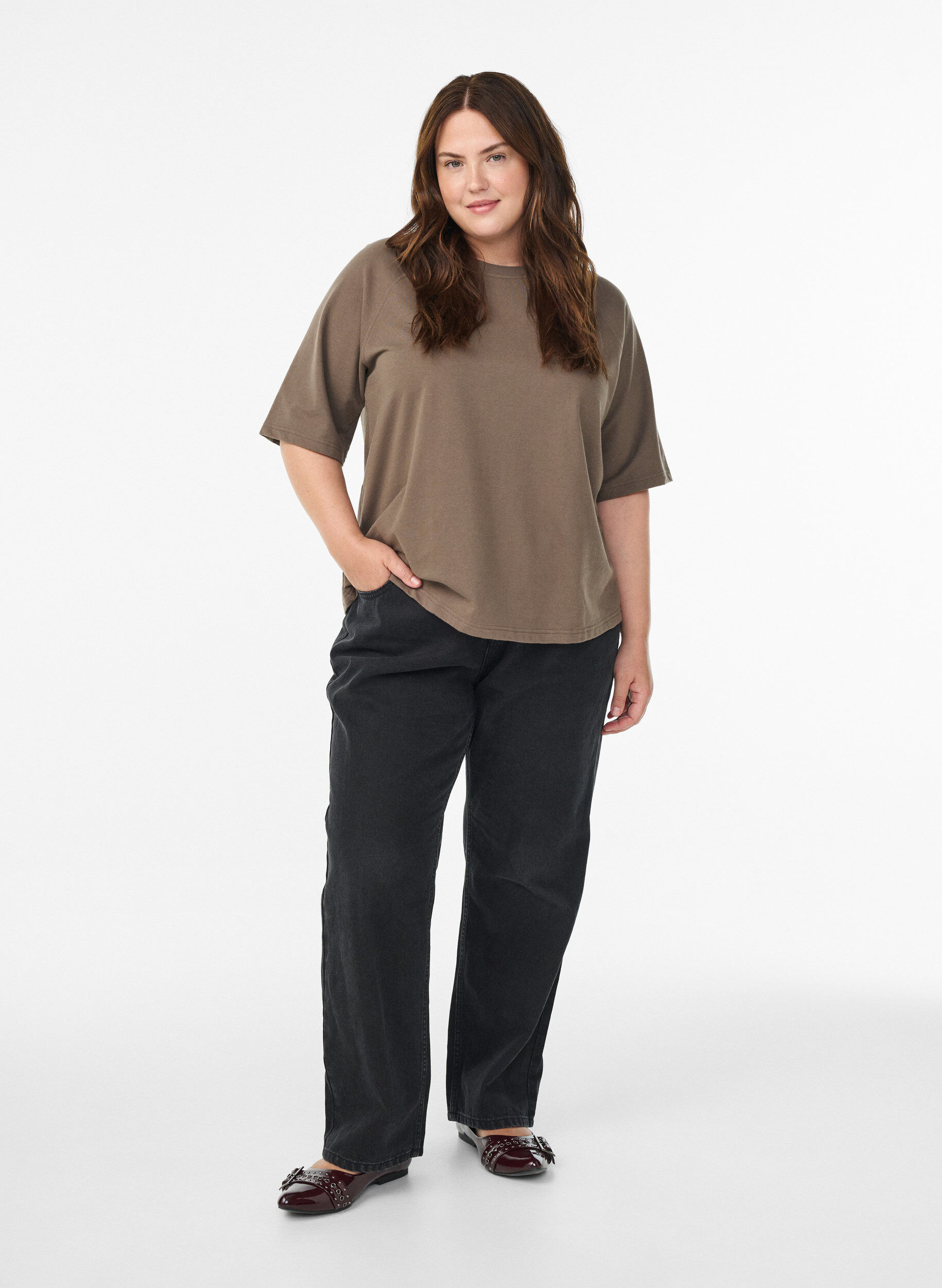 Zizzi Jerseybluse med 1/2 raglanermer, Brun, Model image number 1