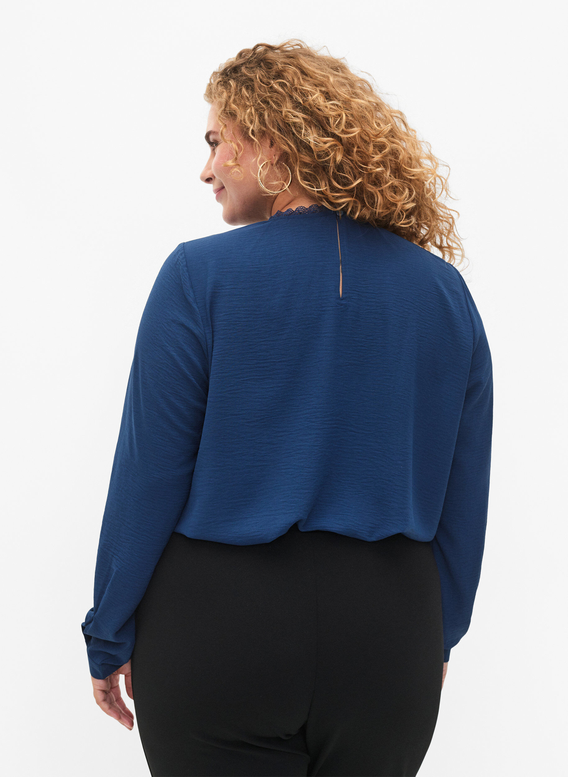 Zizzi Bluse med lange ermer og blondedetaljer, Titan, Model image number 1