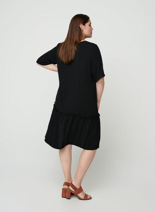 Kort kjole med volangkant, Black, Model image number 1