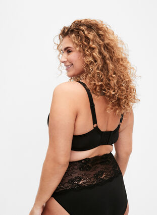 Zizzi Formstøpt bh med blonder, Black, Model image number 1