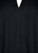 Kortermet bluse i viskose med V-hals, Black, Packshot image number 2