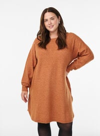 Kort strikket kjole med rund hals, Orange Kort strikket kjole med rund hals, Orange, Model
