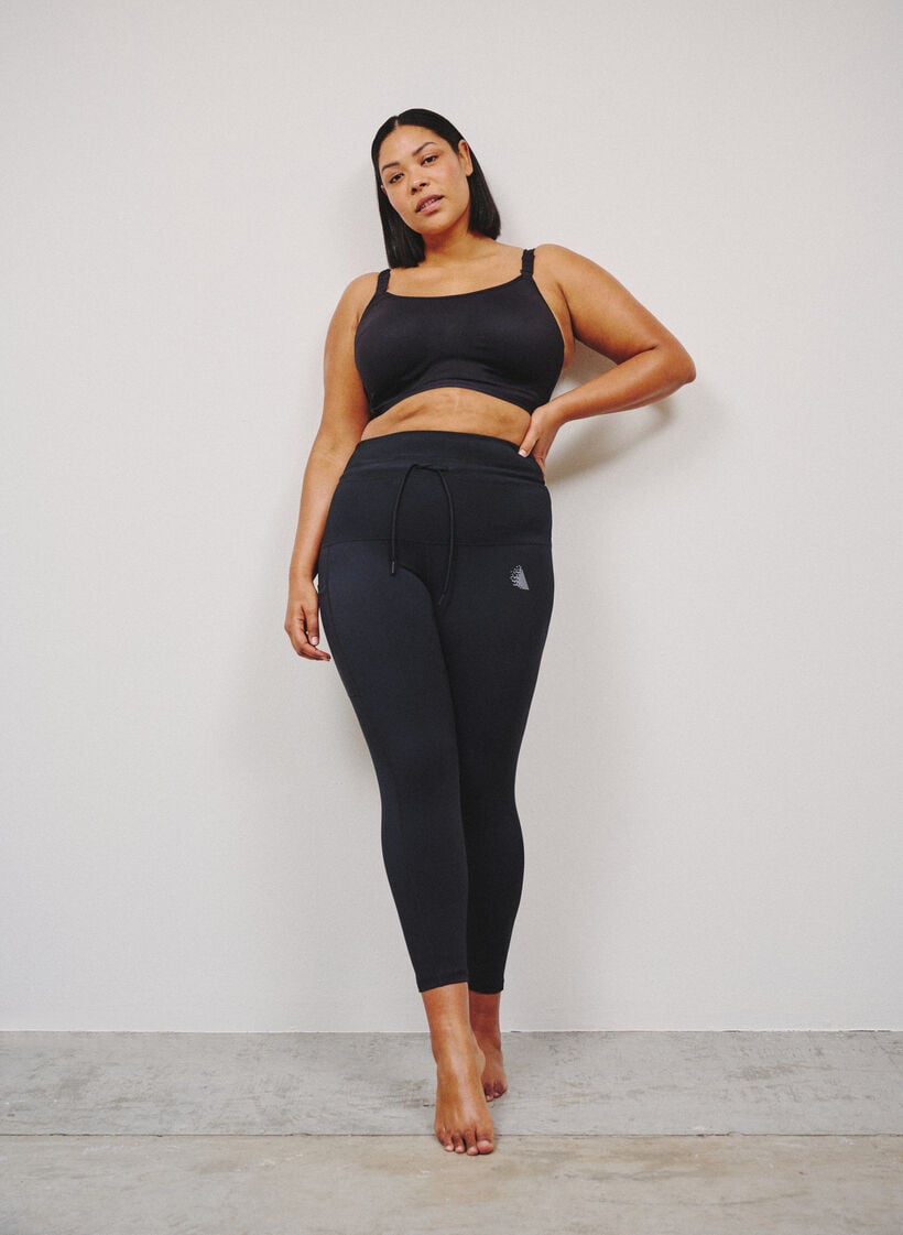 Treningstights med h&oslash;y midje i 7/8 lengde og lomme, Svart, Image image number 0