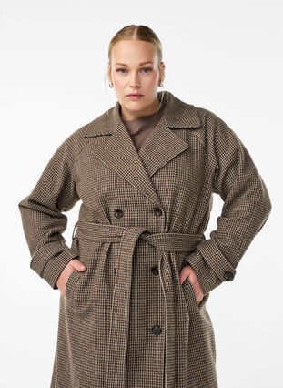 Zizzi Rutete kåpe med belte, Brown Check , Model image number 2