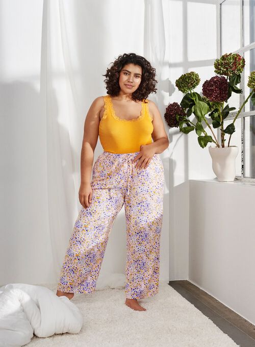 Nightwear med vårtegn, , Model