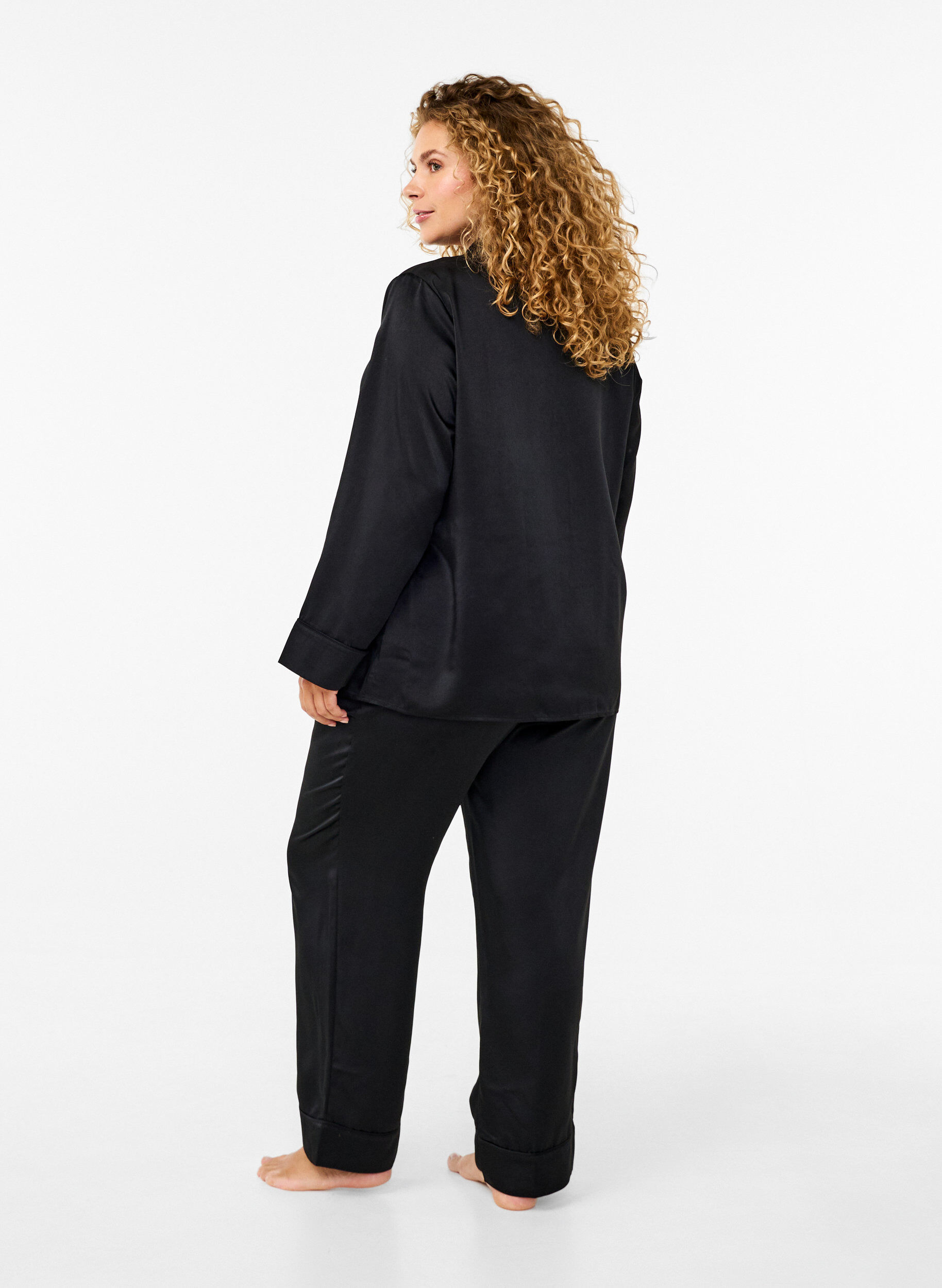 Zizzi Pyjamasbukse i sateng med elastisk linning, Black, Model image number 1