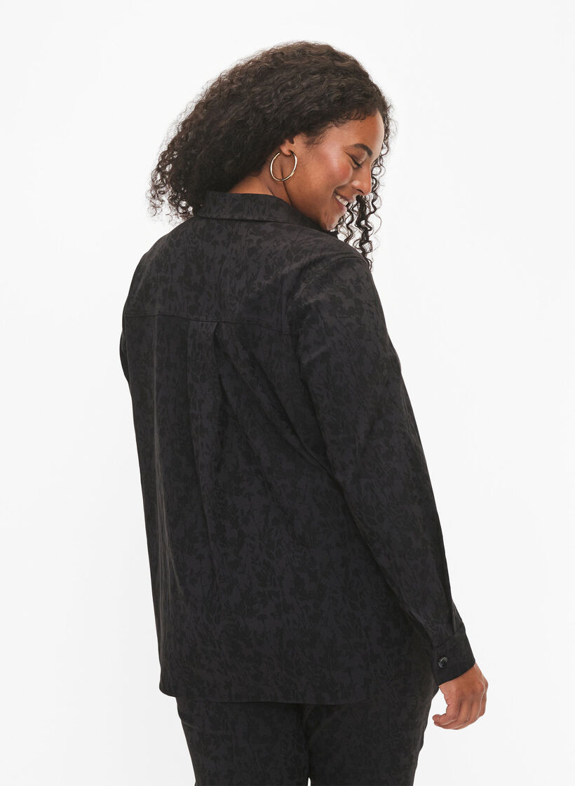 Skjortejakke i viskose med tone-i-tone-mønster, Black, Model image number 1