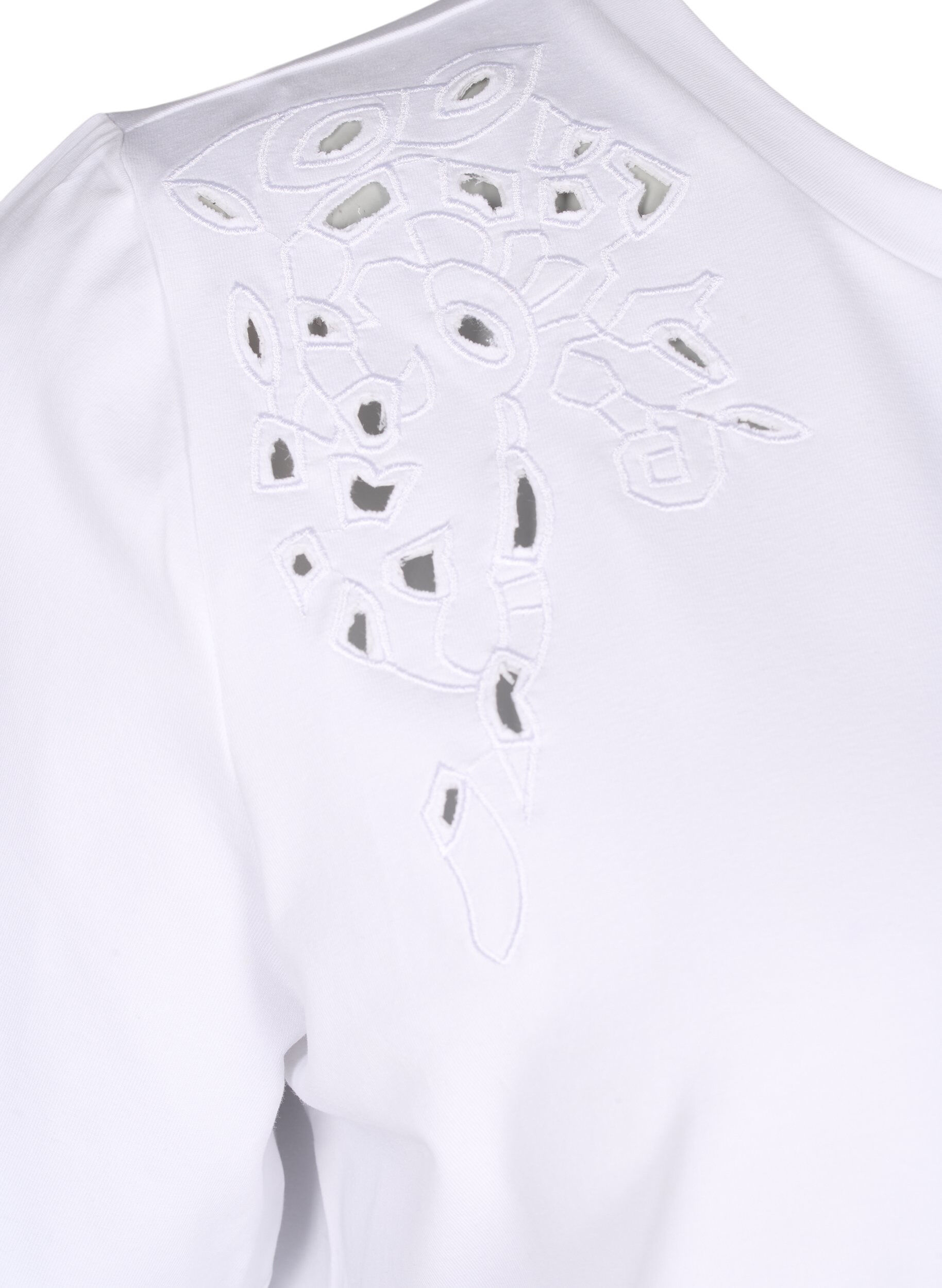 Zizzi T-skjorte i &oslash;kologisk bomull med broderidetaljer, Bright White, Packshot image number 3