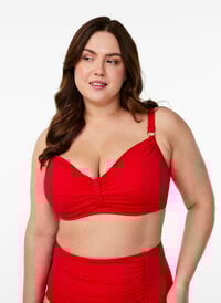 Bikinioverdel med spiler og drapering, Rød Bikinioverdel med spiler og drapering, Rød, Model